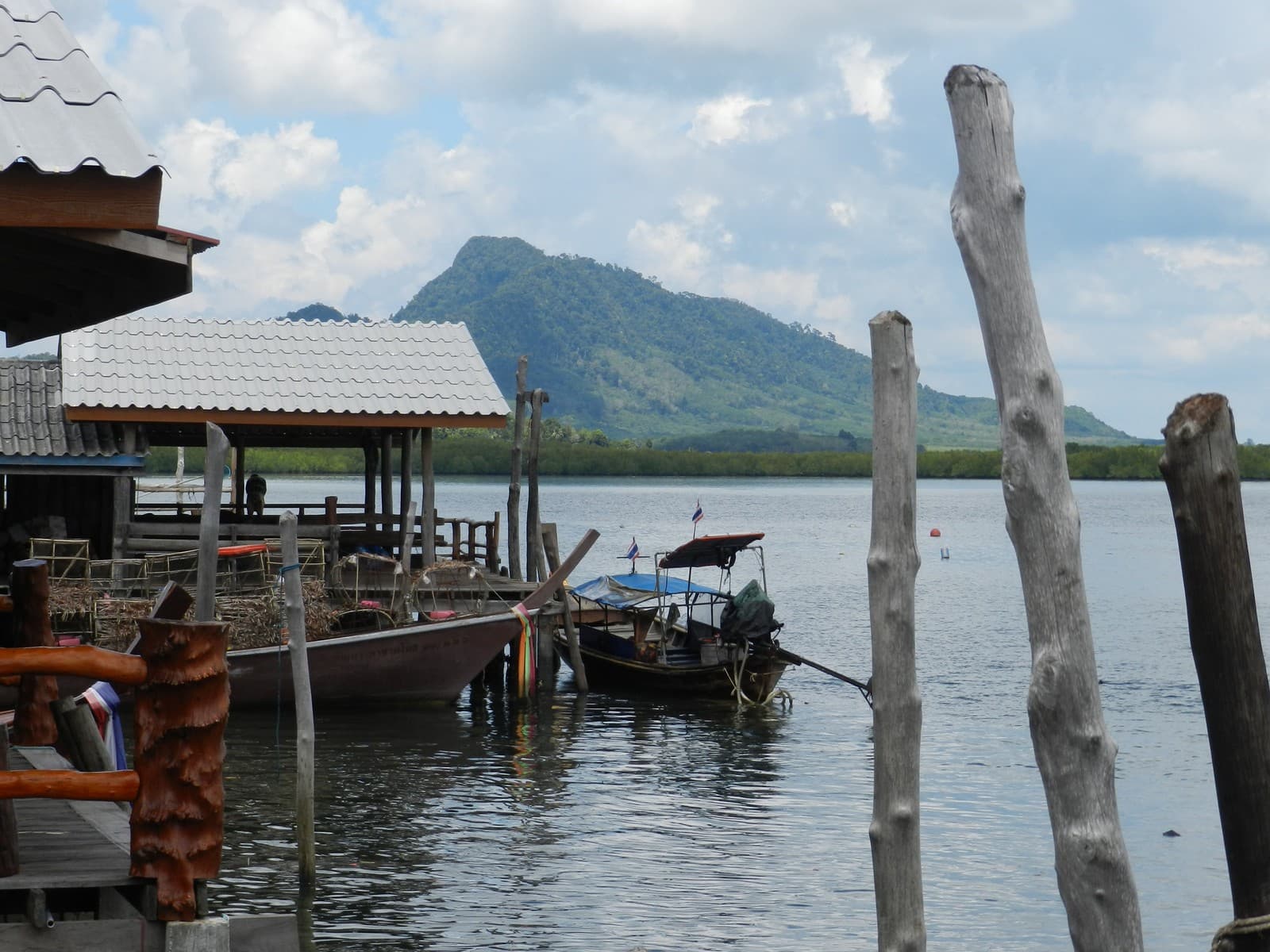 Valtys prie Koh Jum prieplaukos
